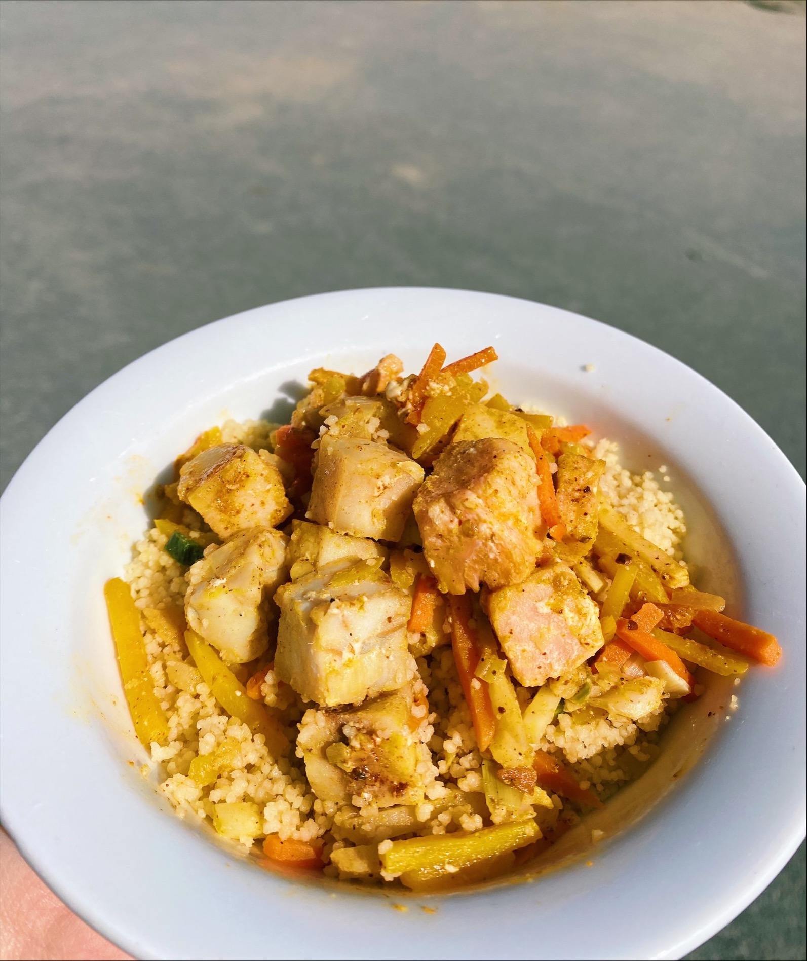 Bulgur og laks på tallerken